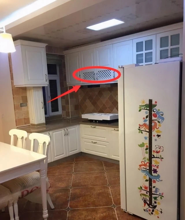 房子裝修12大錯誤裝修 櫥柜網格門 房子裝修12大錯誤裝修 櫥柜網格門